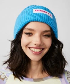 New Girl Order RIBBED BEANIE WITH OVER IT BADGE DETAIL - BLUE Tops
