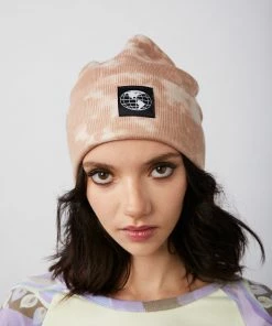 New Girl Order RIBBED TIE DYE BEANIE WITH BADGE DETAIL - OATMEAL