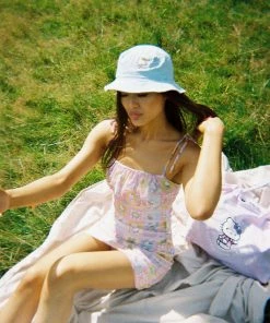New Girl Order Tops HELLO KITTY TIE DYE BUCKET HAT